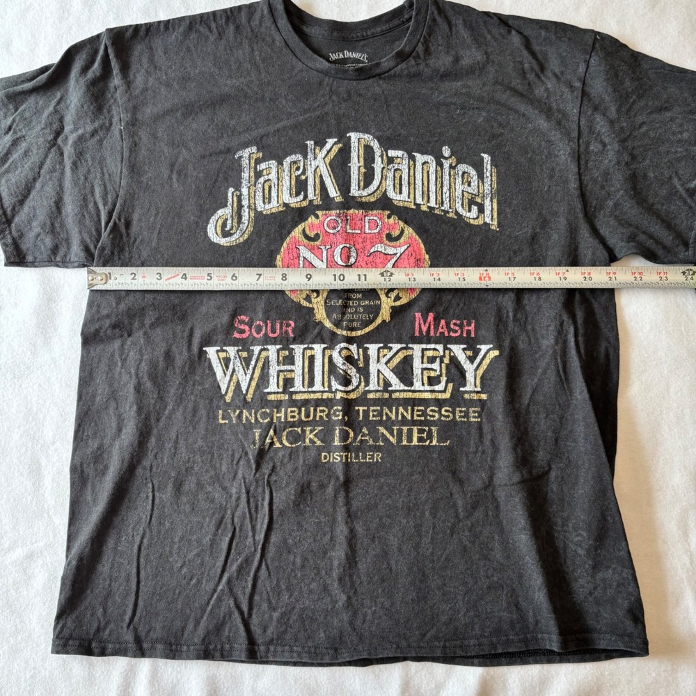 Lot of 2 Budweiser and Jack Daniels T-Shirts Mens XL Cream Black Distressed - Picture 10 of 12